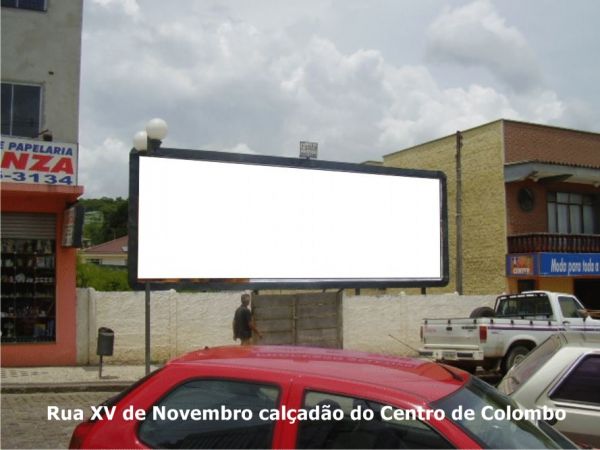 Rua XV de Novembro calçadão do Centro de Colombo